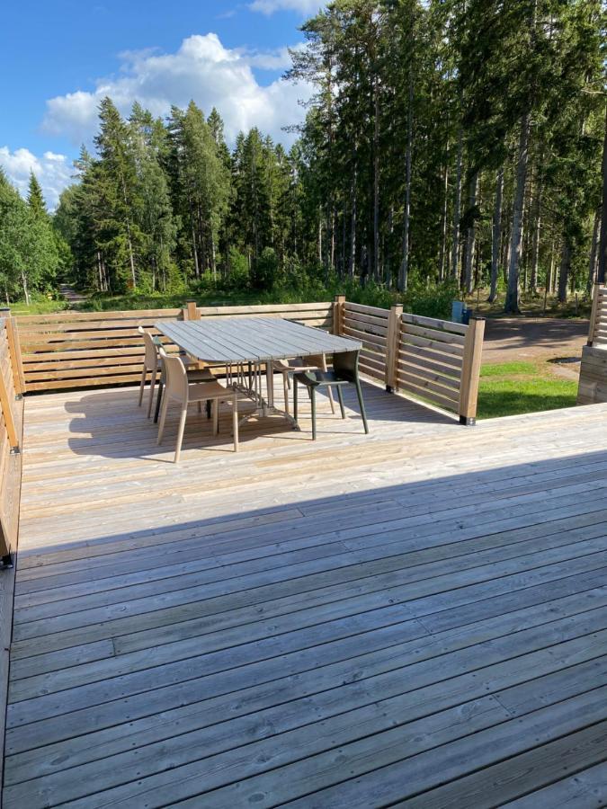 Stuga Pa Oe / Naerhet Till Vatten Mariestad Exteriér fotografie