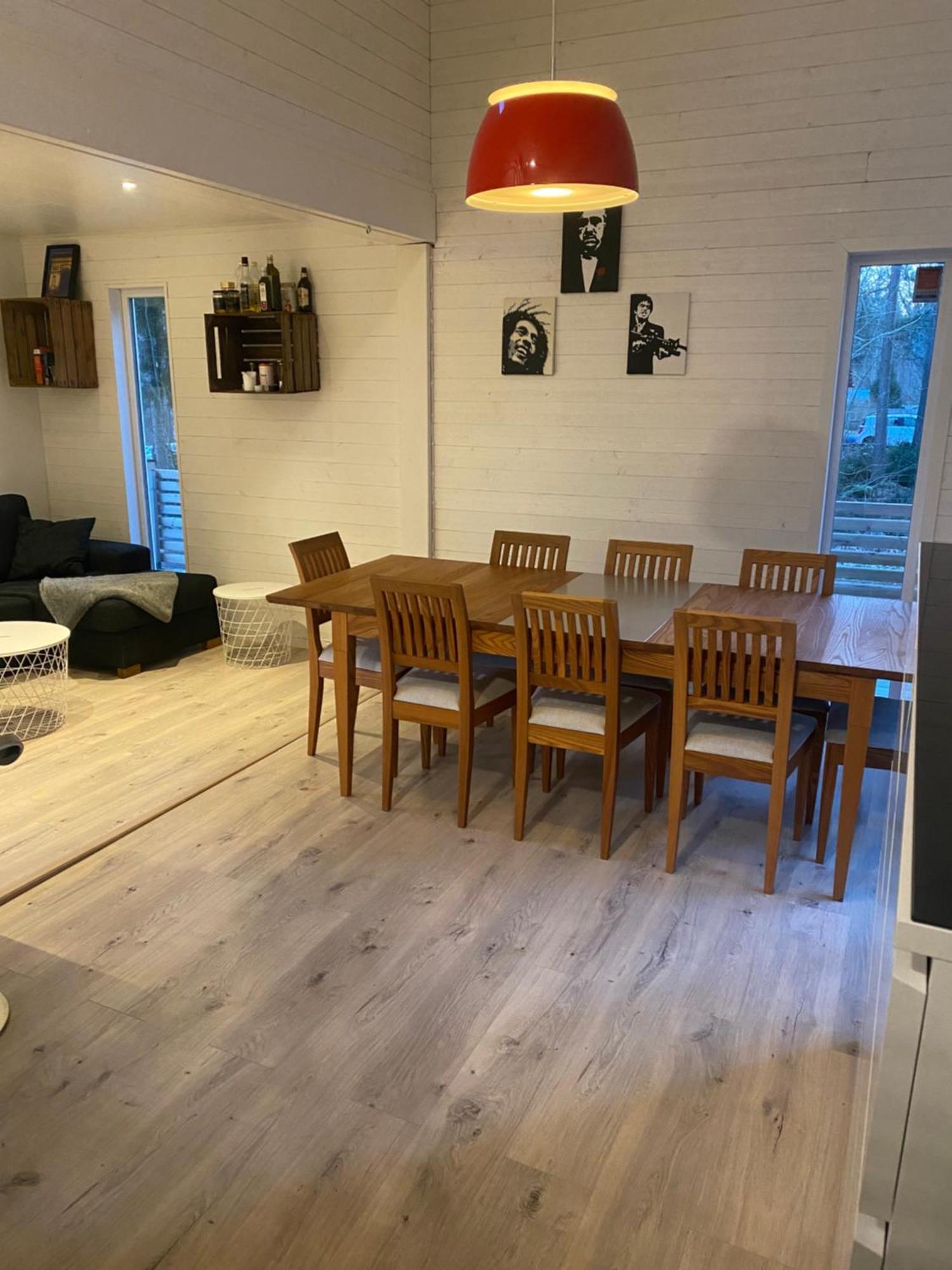 Stuga Pa Oe / Naerhet Till Vatten Mariestad Exteriér fotografie